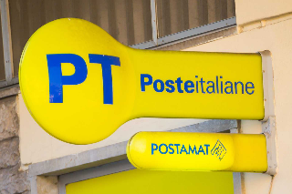 Chieti - Tenta di raggirare un’anziana: direttrice delle Poste sventa la truffa