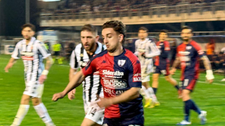 Samb-Ascoli 0-1, segna Corazza al 44', la Samb resta in 10 e affonda