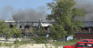 Fano - Incendio Carbon Line, distrutti 3 capannoni su 4, si cercano soluzioni per ripartenza e dipendenti